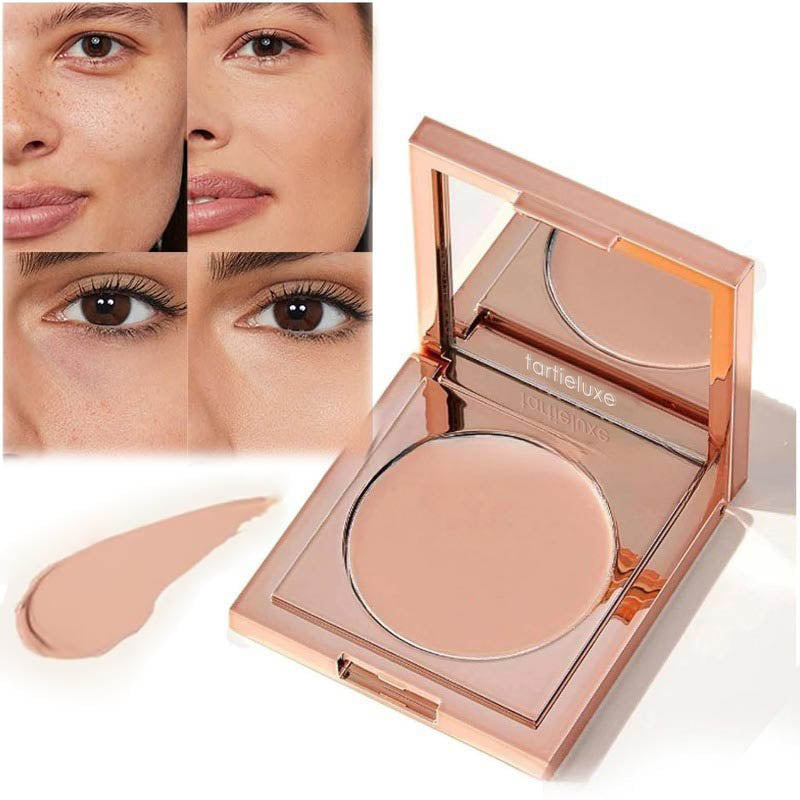 Colored Clay Undereye Corrector with Brush FREE !